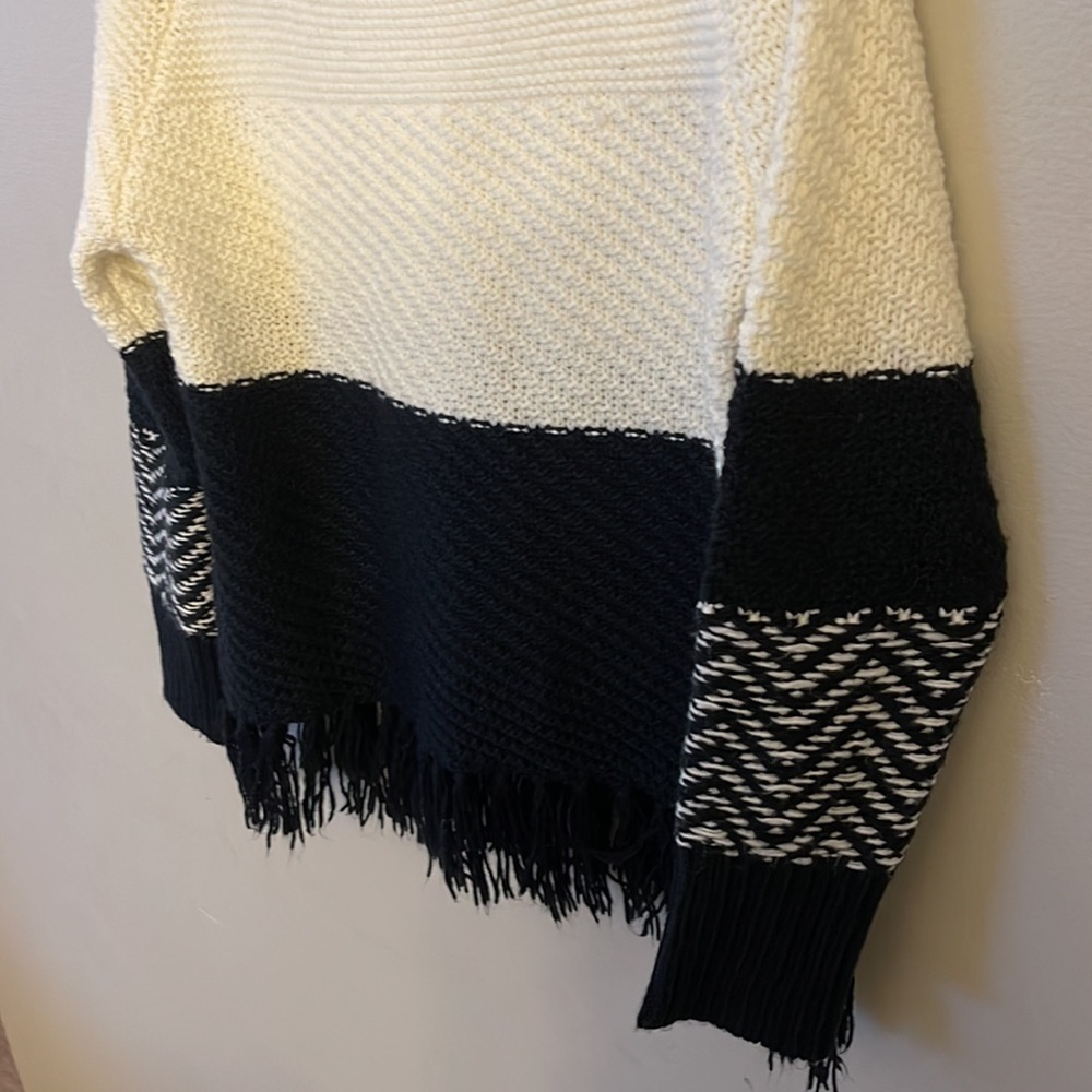 John + Jenn Small Chunky Knit Sweater Black and White Fringe - Picture 14 of 16